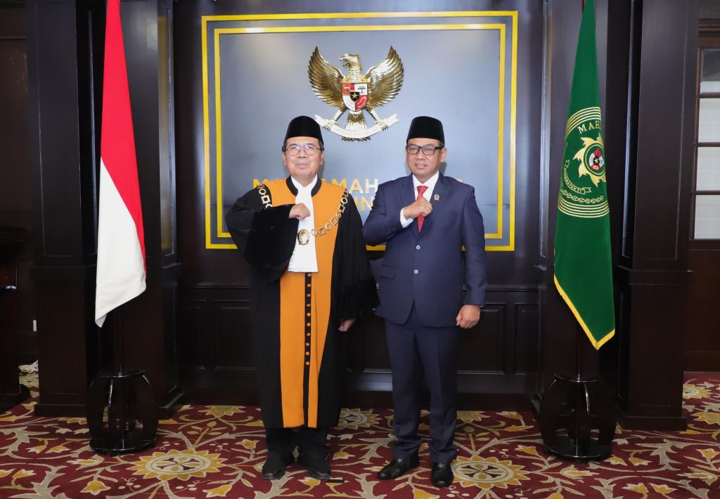 KETUA MA LANTIK SEKRETARIS MAHKAMAH AGUNG DAN SEMBILAN KETUA PENGADILAN TINGKAT BANDING
