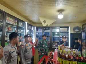 Pemerintah Kecamatan Cibeber, Kota Cilegon, melakukan operasi penegakan hukum terhadap peredaran Minuman Keras