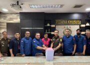 PENYERAHAN TERSANGKA DAN BARANG BUKTI (TAHAP II) TERHADAP TERSANGKA RD DALAM PERKARA IMPOR GULA PT SMIP