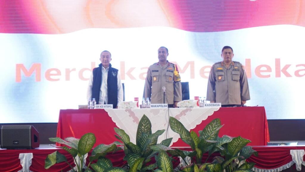 Polri Melaksanakan Pemasangan Dan Sosialisasi Jaringan Interpol I-24/7 Di Polda Papua Barat Melalui Divhubinter Polri