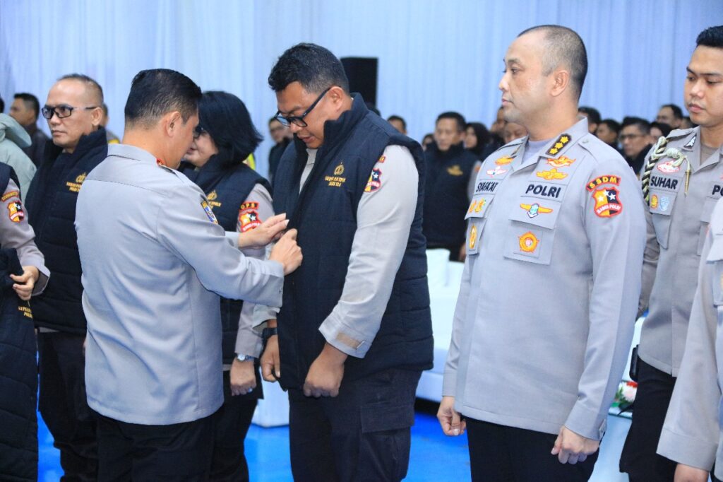 Polri melaksanakan Pre Departure Briefing dan Apel Pemberangkatan Satgas Pengamanan TPSLN