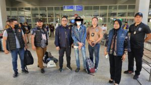 Handing Over subjek INTERPOL Red Notice kasus penyelundupan senjata api Randy Mendomba ke Indonesia