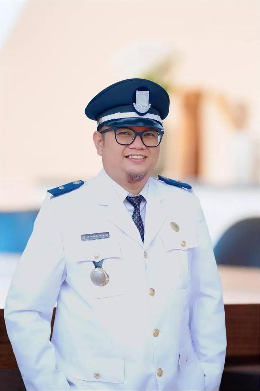 Asep Muzayin,S.E. - Lurah Kebonsari Kota Cilegon