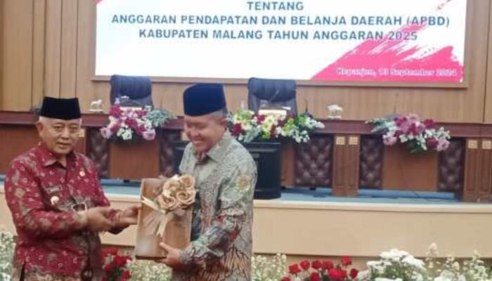 DPRD Kabupaten Malang Gelar Rapat Paripurna Dengan Agenda Penyampaian RANPERDA APBD TA 2025