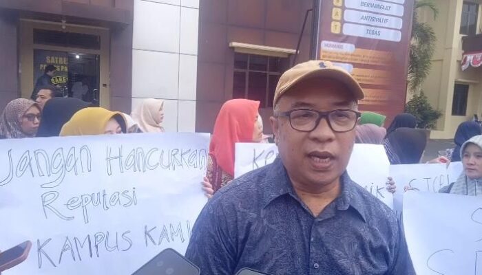 Ratusan Dosen Unma Banten Demo Polisi, Begini Tuntutannya