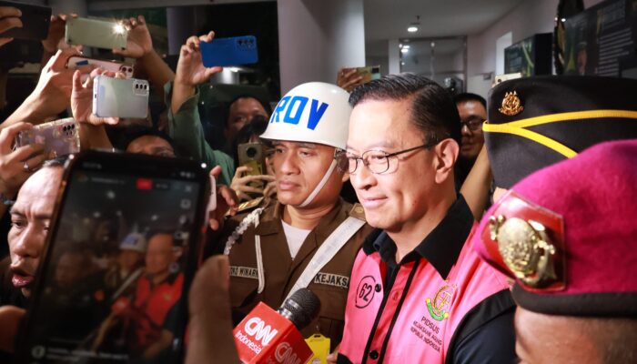 Tim Penyidik JAM PIDSUS Tetapkan 2 Tersangka Kasus Impor Gula, Termasuk Eks Menteri Perdagangan Thomas Tom Lembong