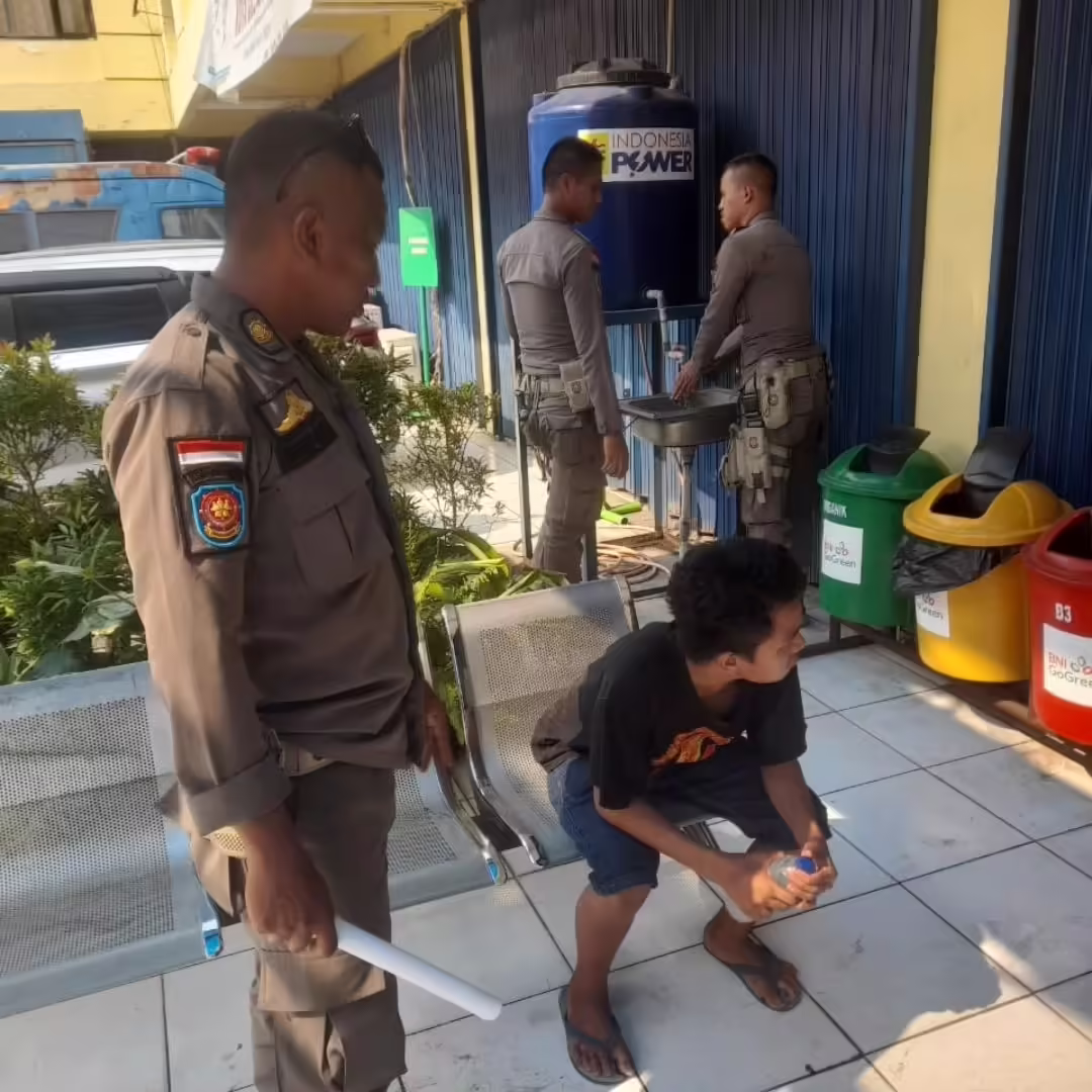 Dinilai Meresahkan, Satpol PP Kota Cilegon Amankan ODGJ di Jombang Wetan
