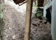 Akibat Hujan Deras,Tiga Rumah Warga Tertimbun Longsor di Cilograng Lebak