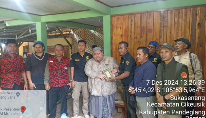 Forwatu Banten Lakukan Trauma Healing, Salurkan Bantuan Korban Bencana Banjir di Ponpes Al – Mukmin