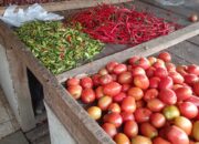 Para Pedagang di Pasar Julat Kecamatan Cikulur Keluhkan Harga Sayur Mayur Alami Lonjakan Kenaikan