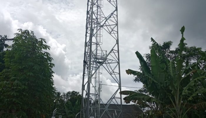 Diduga Jarak Tower Terlalu Dekat Dengan Pemukiman, Warga Tak Kuasa Menolak
