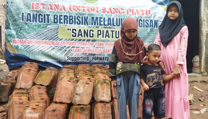 Penuh Haru! Selain Bangun Istana Sang Piatu, Forwatu Banten Nobatkan Fitri Jadi Anak Angkat