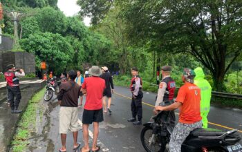 Sat Samapta Polres Gianyar Melaksanakan Patroli Atensi Bencana Alam Tanah Longsor Di Perbatasan Gianyar Dan Klungkung
