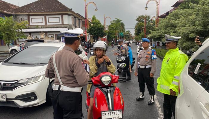 Ops Keselamatan Agung 2025, Polres Gianyar Ajak Masyarakat Tertib Berlalu Lintas