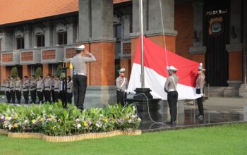 Upacara Hari Kesadaran Nasional, Dirlantas Ajak Seluruh Personel Polda Bali Jaga Soliditas dan Sinergitas
