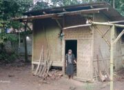 Miris !! Lansia Tunanetra Hidup Sebatang Kara di Gubuk Reyot, Butuh Uluran Tangan
