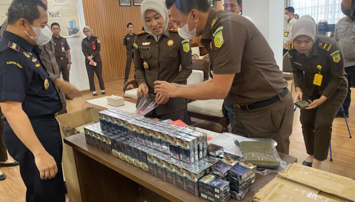 Kejaksaan Negeri Cilegon Resmi Tahan Tiga Tersangka Kasus Cukai Ilegal
