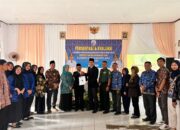 Kades Pajangan Dapat Penghargaan Dari Camat Sajira Atas Keberhasilannya Pada Lintas Sektoral