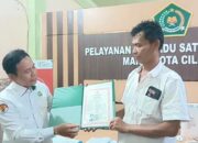 MAN 2 Cilegon Akhirnya Serahkan Ijazah Milik Anak Pedagang Pasar Kranggot yang Nunggak Bayaran, Pengambilan Didampingi Wartawan PWI