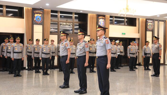 Mabes Polri Gelar Upacara Korps Raport, 13 Perwira Tinggi Naik Pangkat