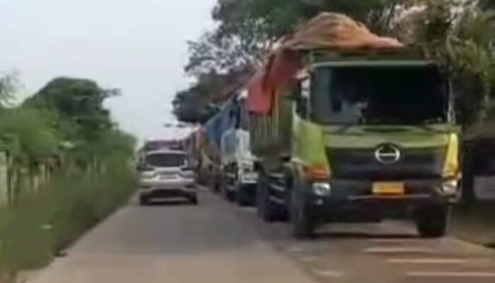 Puluhan Truk Pengangkut Tanah Merah di Lebak Dikeluhkan, DPRD Desak Pemerintah Bertindak