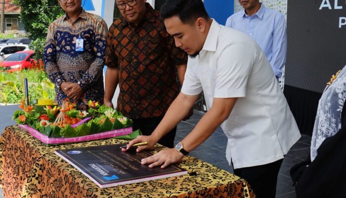 Wali Kota Cilegon Robinsar Resmikan Open Theater dan Buka Al Azhar Expo 2025