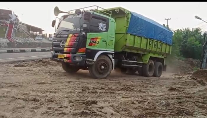 Diduga Tak Berizin, Galian Tanah Merah di Desa Kaduagung Tengah Tetap Beroperasi