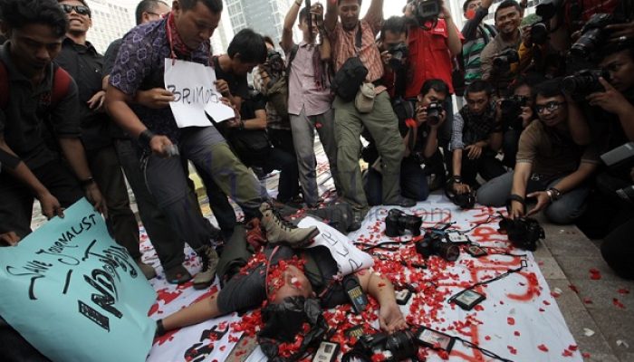 KLH dan AJI Kecam Kekerasan Terhadap Jurnalis Saat Liput Penyegelan Pabrik PT GRS