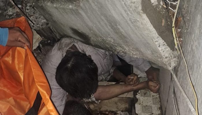 Musholla Ponpes Al-Khoziny Buduran Sidoarjo Ambruk, Ratusan Santri Jadi Korban