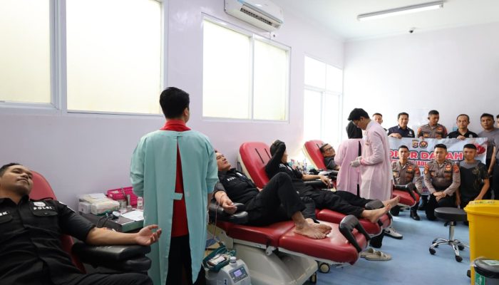 HUT Humas Polri ke-74, Bidhumas Polda Banten dan Jajaran Polres Gelar Donor Darah