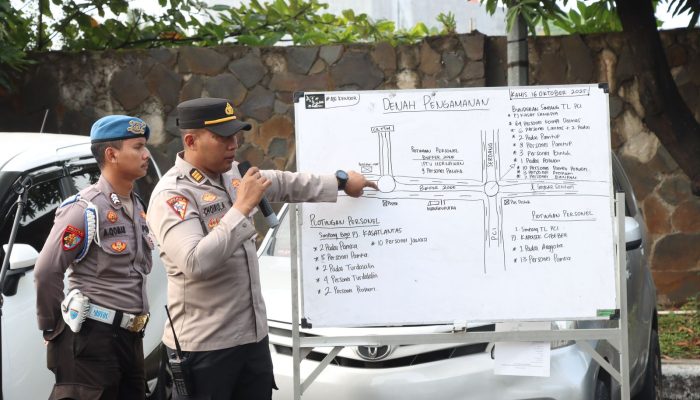 Polres Cilegon Gelar Apel Pengamanan Aksi Unjuk Rasa Terkait Mobil Dumtruk ODOL di Simpang PCI