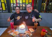 Waketum III DPP FERADI WPI, Mr. ARIFIN dirayakan Ulang Tahunnya yang ke-52 oleh Ketum FERADI WPI
