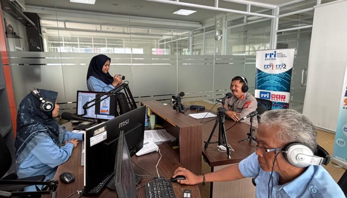 Polda Banten Talkshow di RRI Banten Angkat Tema “Poliran: Polisi Peduli Pengangguran”