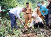 Tinjau Curug Cimanggung, Gubernur Andra Soni Prioritaskan Infrastruktur Wisata Lewat Program ‘Bang Andra’
