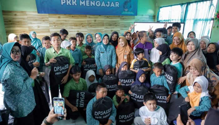 Ketua TP PKK Tinawati Andra Soni Bangga dan Haru Lihat Semangat Belajar Anak- anak Istimewa