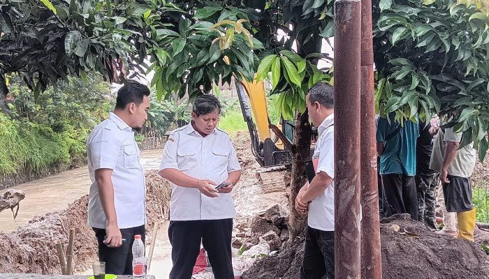 Cilegon di Ambang Ambruk, Wali Kota Robinsar Turun Langsung Dirikan “Benteng Darurat” Lawan Terjangan Banjir