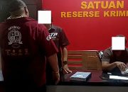AIPDA CAHYO PIKET RESKRIM POLRESTA YOGYAKARTA MENEGOR ADV.DONNY KARENA MENYERUKAN MEMINTA KEADILAN UNTUK KORBAN YANG UNITNYA DIDUGA DIKUASAI POLRES YOGYA