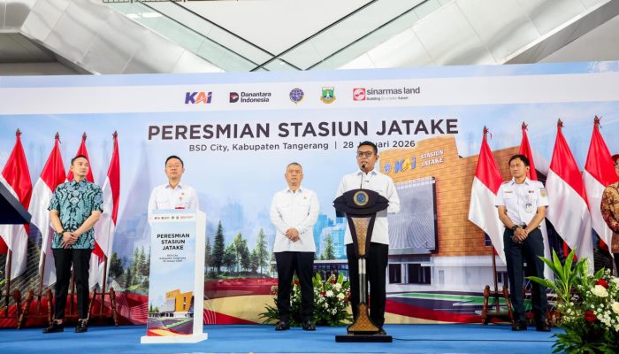 Resmikan Stasiun Jatake, Andra Soni Tekankan Peran Kereta Api bagi Pertumbuhan Wilayah