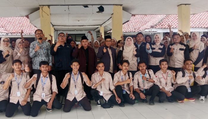 Pelepasan Mahasiswa KKN Kolaborasi STKIP Syekh Manshur Resmi Digelar di Warunggunung