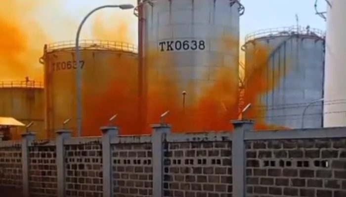 Asap Coklat Bocor dari PT Vopak Gegerkan Warga Gerem, Laporan Sesak Napas dan Sulit Menelan Muncul