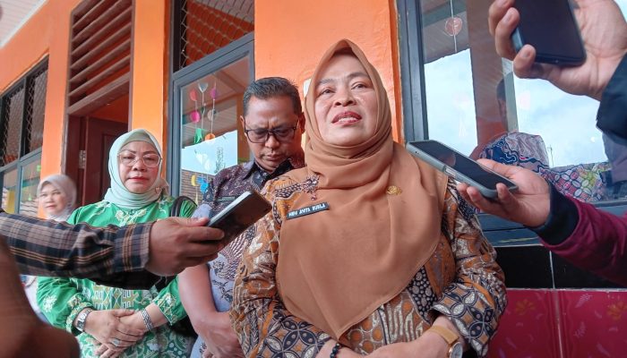 Tak Tunggu Anggaran, Dindikbud Cilegon Salurkan Bantuan Pompa Hisap Air untuk Sekolah Terdampak Banjir