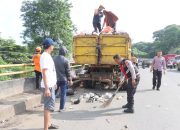 Laksanakan Perintah Presiden, Polresta Tangerang Turun Bersihkan Titik Rawan Sampah
