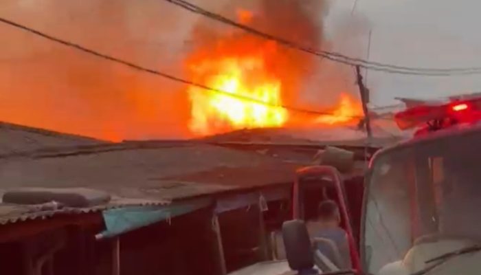 Jelang Berbuka Puasa, Kebakaran Hebohkan Pasar Labuan Pandeglang