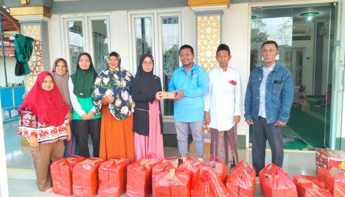 Lurah Kubangsari Apresiasi Kepedulian PT Krakatau POSCO Salurkan 250 Paket untuk Warga Terdampak Banjir