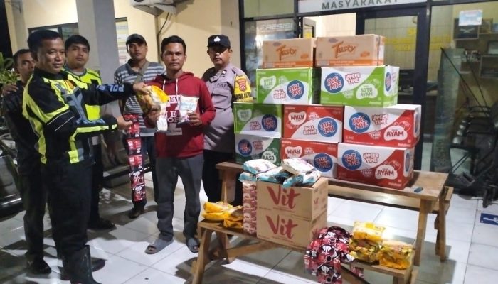 Kapolres Martua Silitonga Siagakan Personil 24 Jam dan Berikan Bantuan Makanan Siap Saji untuk Warga Korban Banjir