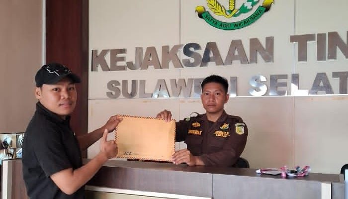 KAMRI Laporkan Dugaan Penyimpangan Revitalisasi Stadion Turatea Rp6,8 Miliar ke Kejati Sulsel