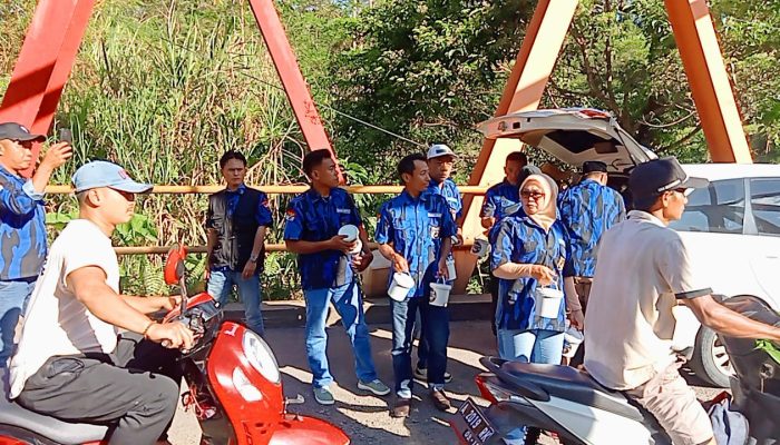 Badak Banten DPC Lebakgedong Tebar Kepedulian Ramadhan, 1.000 Kurma Dibagikan untuk Pengendara dan Warga