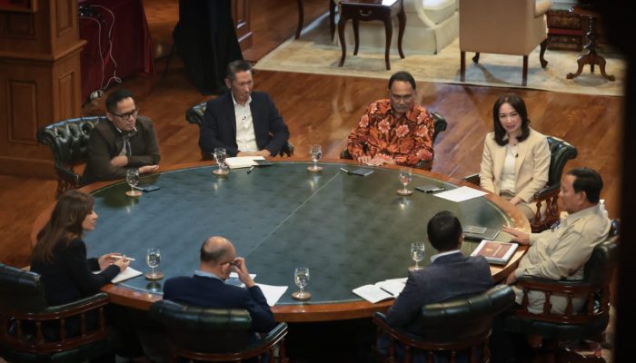 Prabowo Kritik Belanja Daerah Tak Produktif, Singgung Mobil Dinas Kepala Daerah Rp8 Miliar