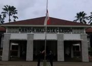 Kantor Walikota Cilegon Pasang Bendera Setengah Tiang, Pemkot Ikuti Edaran Hari Berkabung Nasional