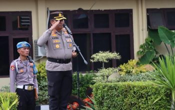 Kapolres Cilegon AKBP Dr. Martua Raja Taripar Laut Silitonga saat upacara laporan kenaikan pangkat pengabdian personel, pada hari Senin tanggal 6 april 2026. (Foto : Daeng Yusvin)